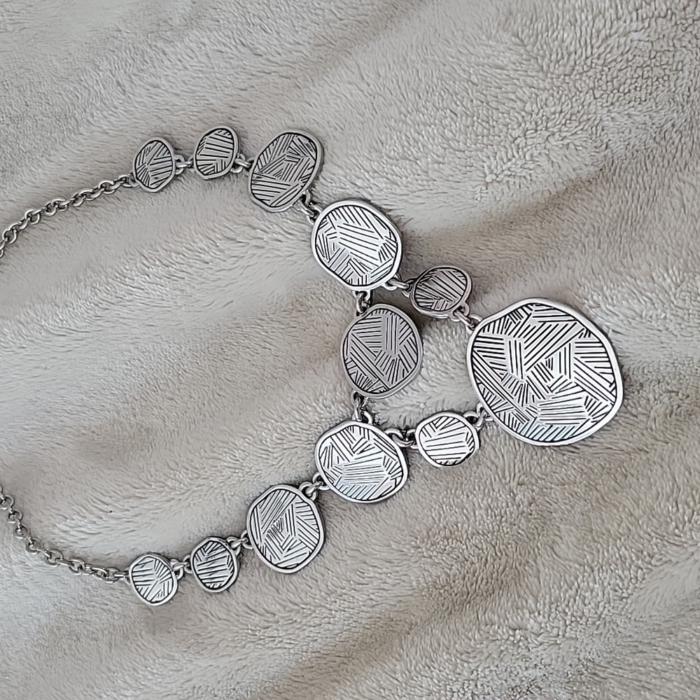 Statement necklace
